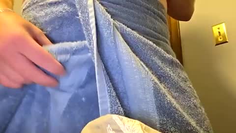 Snapshot of red24devils chatting on 09-30-25, 06:40 red24devils online show from 09-30-25, 06:40