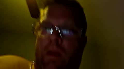 Snapshot of red24devils chatting on 10-28-25, 11:51 red24devils online show from 10-28-25, 11:51