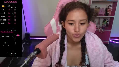 Snapshot of red_barbiedoll chatting on 03-09-25, 03:05 Barbie ----- online show from 03-09-25, 03:05