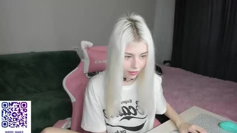 Erika online show from 11-29-25, 08:28