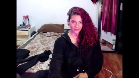 Instagram Valerie yourdream online show from 01-15-25, 07:48