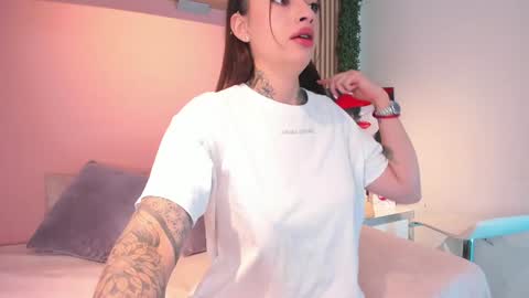 Snapshot of red_velvet____ chatting on 02-03-25, 05:03 Stefany online show from 02-03-25, 05:03