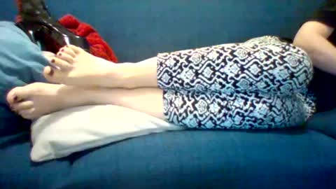 Snapshot of redatelier69 chatting on 12-17-25, 09:10 RedAtelier69 online show from 12-17-25, 09:10