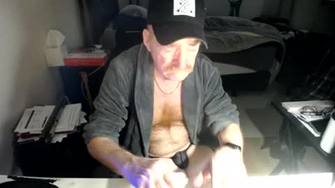 Red online show from 06-17-26, 09:05