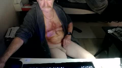 Red online show from 06-20-26, 09:39
