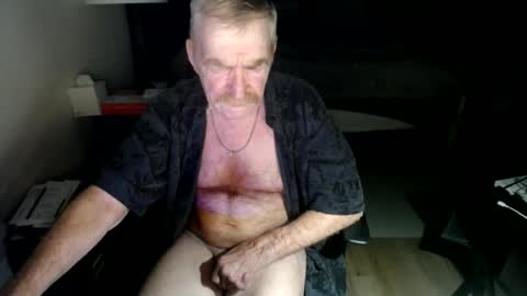 Red online show from 06-24-26, 04:11