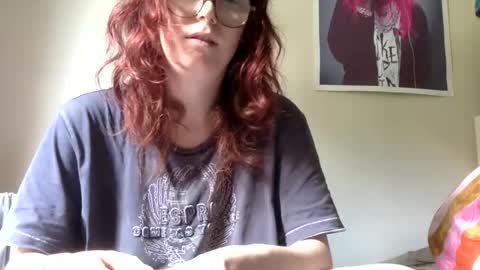 Snapshot of redcassie666 chatting on 05-11-26, 11:49 redcassie666 online show from 05-11-26, 11:49