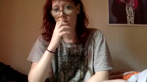 Snapshot of redcassie666 chatting on 06-03-26, 12:52 redcassie666 online show from 06-03-26, 12:52