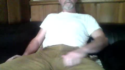 redfox60010 online show from 04-19-26, 09:39