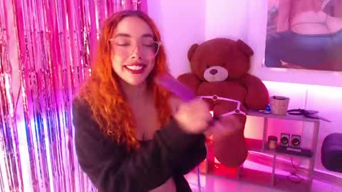 Snapshot of redgirrl_77 chatting on 05-09-26, 11:26 Mere online show from 05-09-26, 11:26