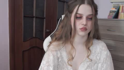 Lily online show from 10-22-25, 02:12