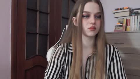 Lily online show from 11-13-25, 02:21