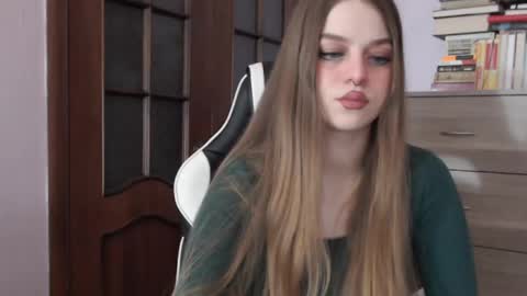 Lily online show from 11-29-25, 02:47