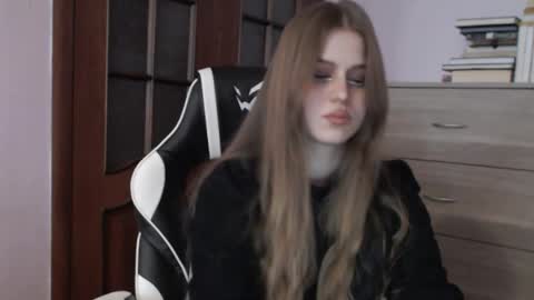 Snapshot of redhead_rabbit chatting on 05-23-26, 02:50 Lily online show from 05-23-26, 02:50