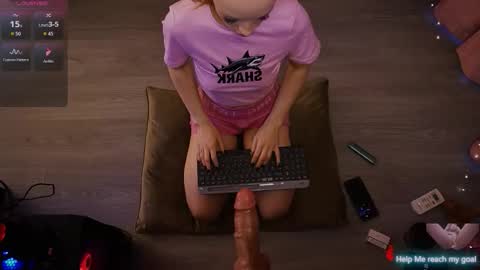 Snapshot of redhead_shark chatting on 11-08-25, 01:22 Redhead Shark online show from 11-08-25, 01:22