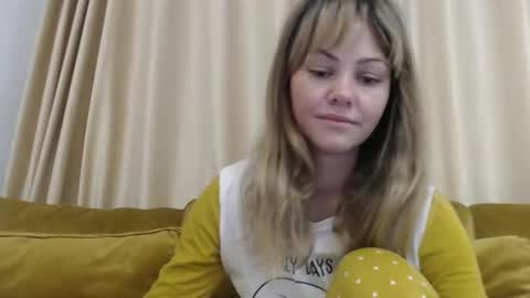 RedJessica online show from 11-08-25, 05:18