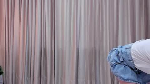 Snapshot of redmeloddy chatting on 12-13-24, 10:34 Meloddy online show from 12-13-24, 10:34