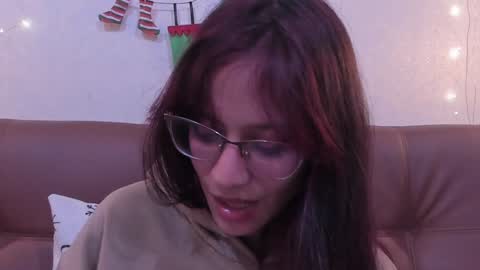 Snapshot of redmeloddy chatting on 12-17-24, 11:16 Meloddy online show from 12-17-24, 11:16