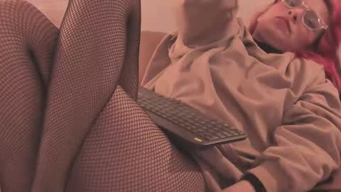 Snapshot of redmeloddy chatting on 03-11-25, 10:53 Meloddy online show from 03-11-25, 10:53