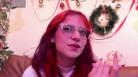 Snapshot of redmeloddy chatting on 12-22-25, 10:29 Meloddy online show from 12-22-25, 10:29
