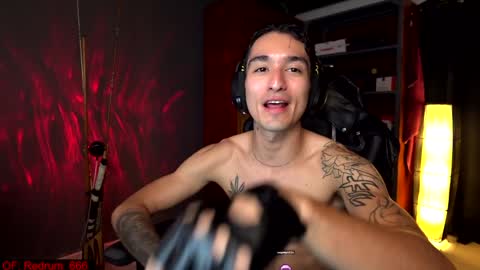 Snapshot of redrum_696 chatting on 12-19-24, 04:56 Red online show from 12-19-24, 04:56