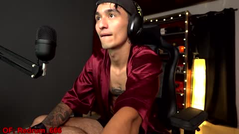 Snapshot of redrum_696 chatting on 12-27-24, 04:26 Red online show from 12-27-24, 04:26