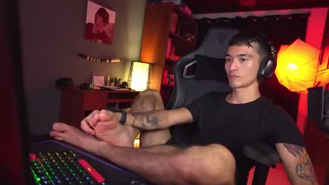 Snapshot of redrum_696 chatting on 03-04-25, 09:11 Red online show from 03-04-25, 09:11