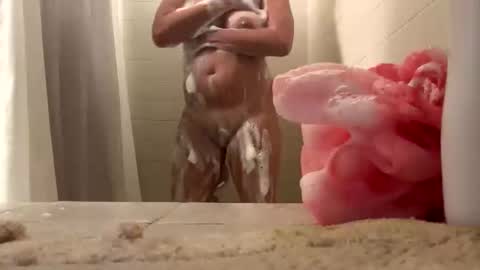 Snapshot of reds_riding_you chatting on 10-07-25, 02:42 Red online show from 10-07-25, 02:42