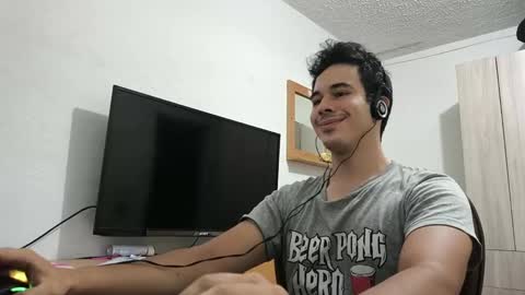 Snapshot of redsoul951869 chatting on 03-11-25, 03:37 RedsoulReaver online show from 03-11-25, 03:37