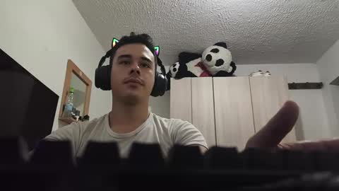 Snapshot of redsoul951869 chatting on 09-12-25, 10:43 RedsoulReaver online show from 09-12-25, 10:43