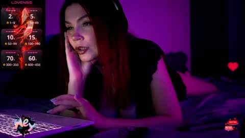 Snapshot of redyari chatting on 07-14-26, 10:59 Red online show from 07-14-26, 10:59