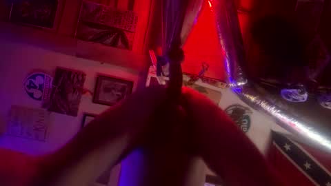 Snapshot of reeferleefer chatting on 02-11-26, 02:16 Lee online show from 02-11-26, 02:16