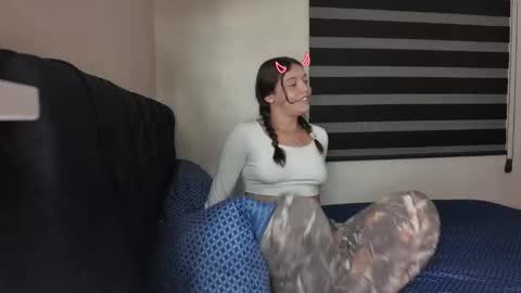 Snapshot of reenatheplug chatting on 04-06-26, 03:15 ReenaThePlug online show from 04-06-26, 03:15