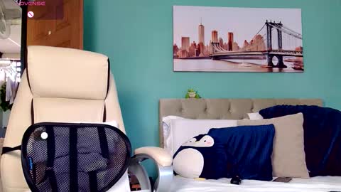 Snapshot of reese_yanella chatting on 10-11-25, 04:05 Yanella online show from 10-11-25, 04:05