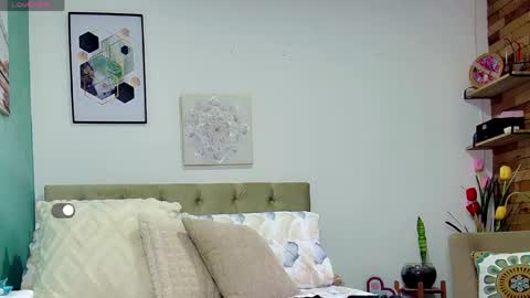 Yanella online show from 04-14-26, 02:34