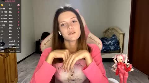 Lucy online show from 09-22-25, 03:14