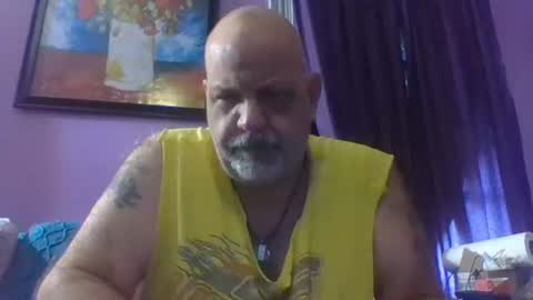 Snapshot of reggieroux chatting on 09-21-25, 10:11 reggie online show from 09-21-25, 10:11