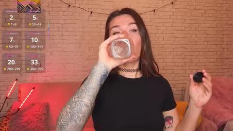 ReginaHawkinss online show from 11-12-25, 10:48