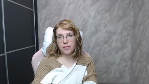 Snapshot of reginasmilee chatting on 02-15-25, 03:09 Regina online show from 02-15-25, 03:09