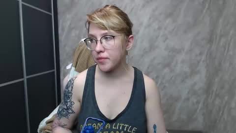 Snapshot of reginasmilee chatting on 02-15-25, 04:34 Regina online show from 02-15-25, 04:34