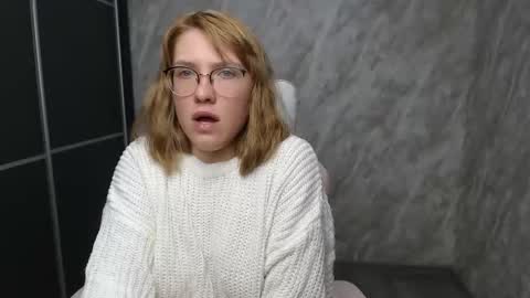 Snapshot of reginasmilee chatting on 02-18-25, 07:43 Regina online show from 02-18-25, 07:43