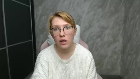 Snapshot of reginasmilee chatting on 02-20-25, 03:30 Regina online show from 02-20-25, 03:30