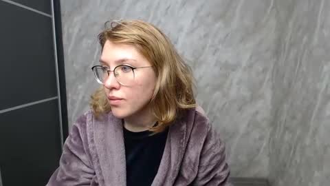 Snapshot of reginasmilee chatting on 02-22-25, 04:29 Regina online show from 02-22-25, 04:29