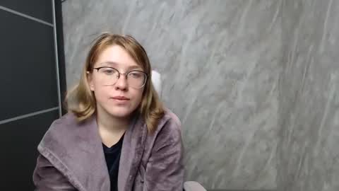 Snapshot of reginasmilee chatting on 02-22-25, 08:07 Regina online show from 02-22-25, 08:07