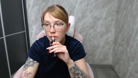 Snapshot of reginasmilee chatting on 02-22-25, 11:13 Regina online show from 02-22-25, 11:13