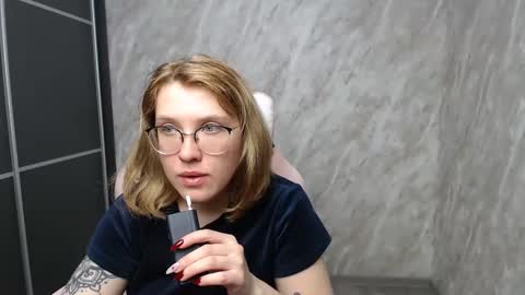 Snapshot of reginasmilee chatting on 02-22-25, 06:08 Regina online show from 02-22-25, 06:08