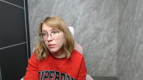 Snapshot of reginasmilee chatting on 02-24-25, 03:31 Regina online show from 02-24-25, 03:31