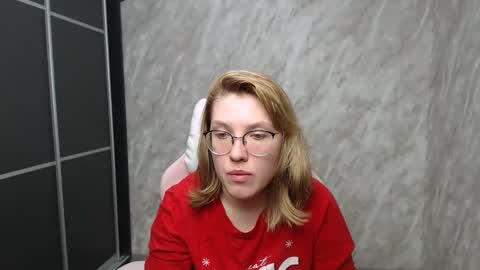 Snapshot of reginasmilee chatting on 03-02-25, 04:42 Regina online show from 03-02-25, 04:42