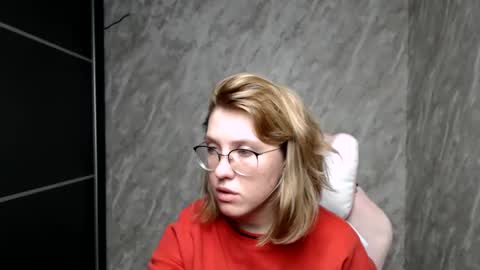 Snapshot of reginasmilee chatting on 03-05-25, 06:12 Regina online show from 03-05-25, 06:12