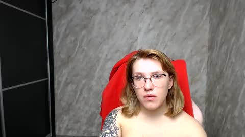 Snapshot of reginasmilee chatting on 03-05-25, 10:33 Regina online show from 03-05-25, 10:33